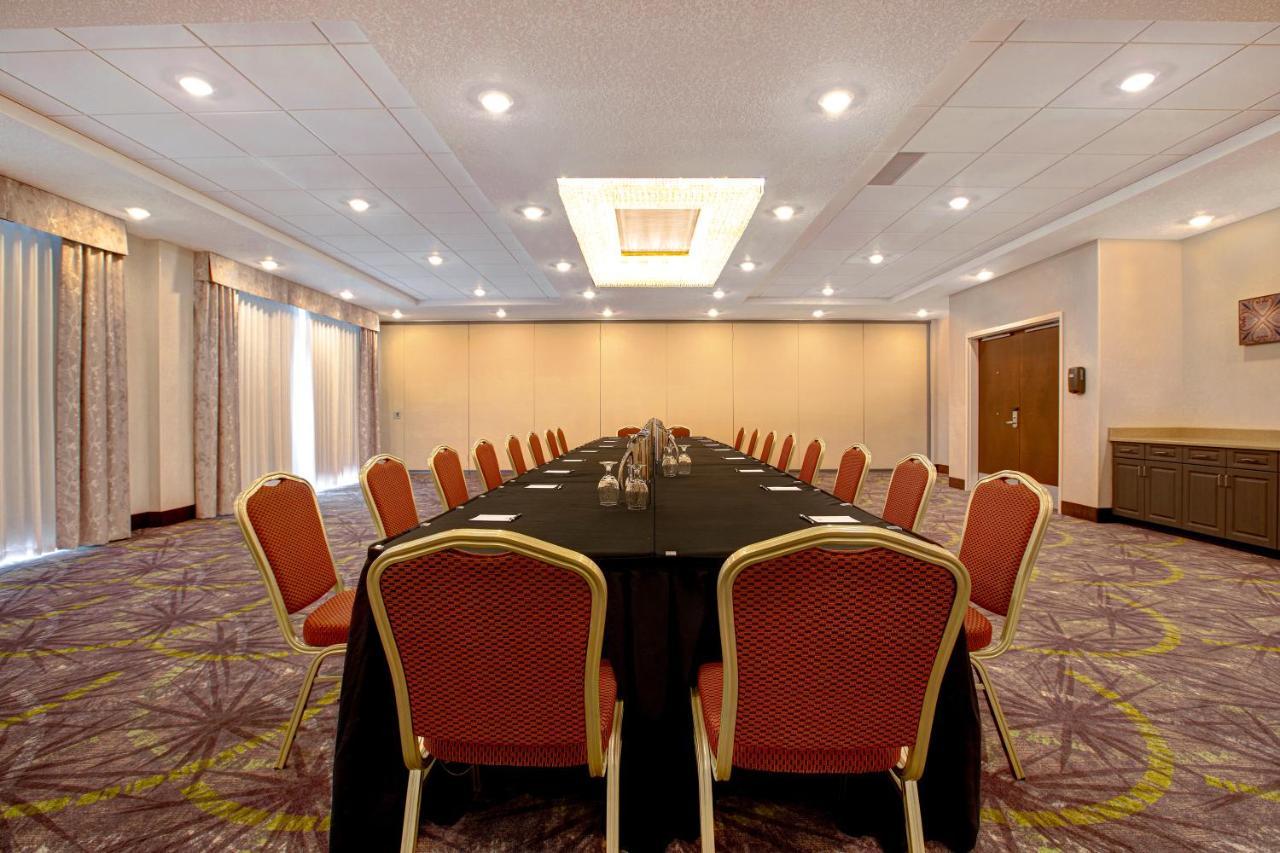 The Landing Hotel & Conference Centre St. Paul Ngoại thất bức ảnh