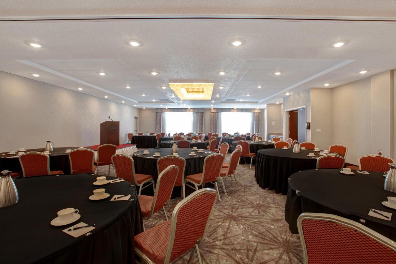 The Landing Hotel & Conference Centre St. Paul Ngoại thất bức ảnh